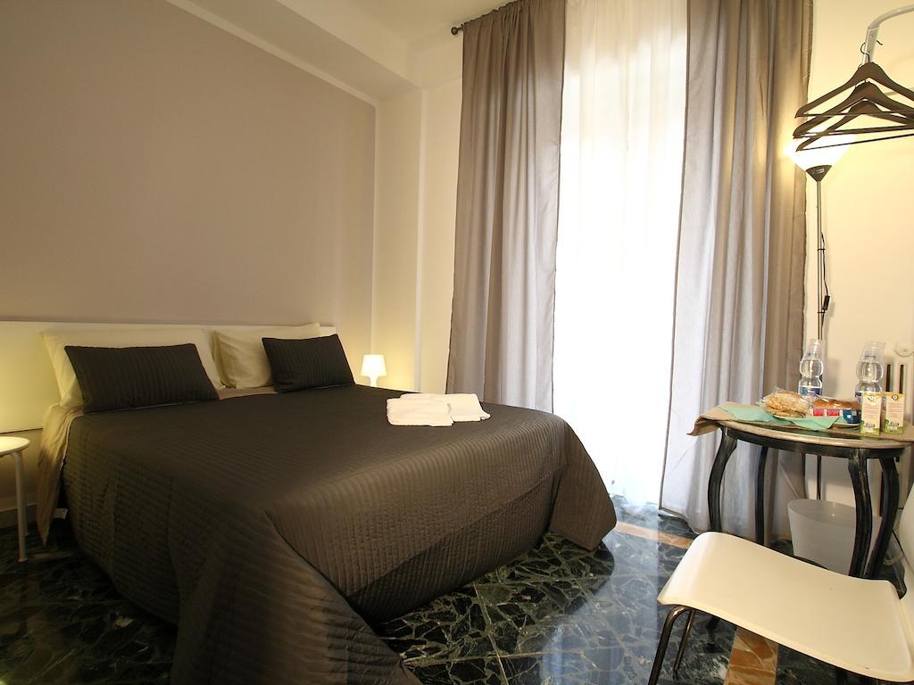 Standard Double Room with Shared Bathroom