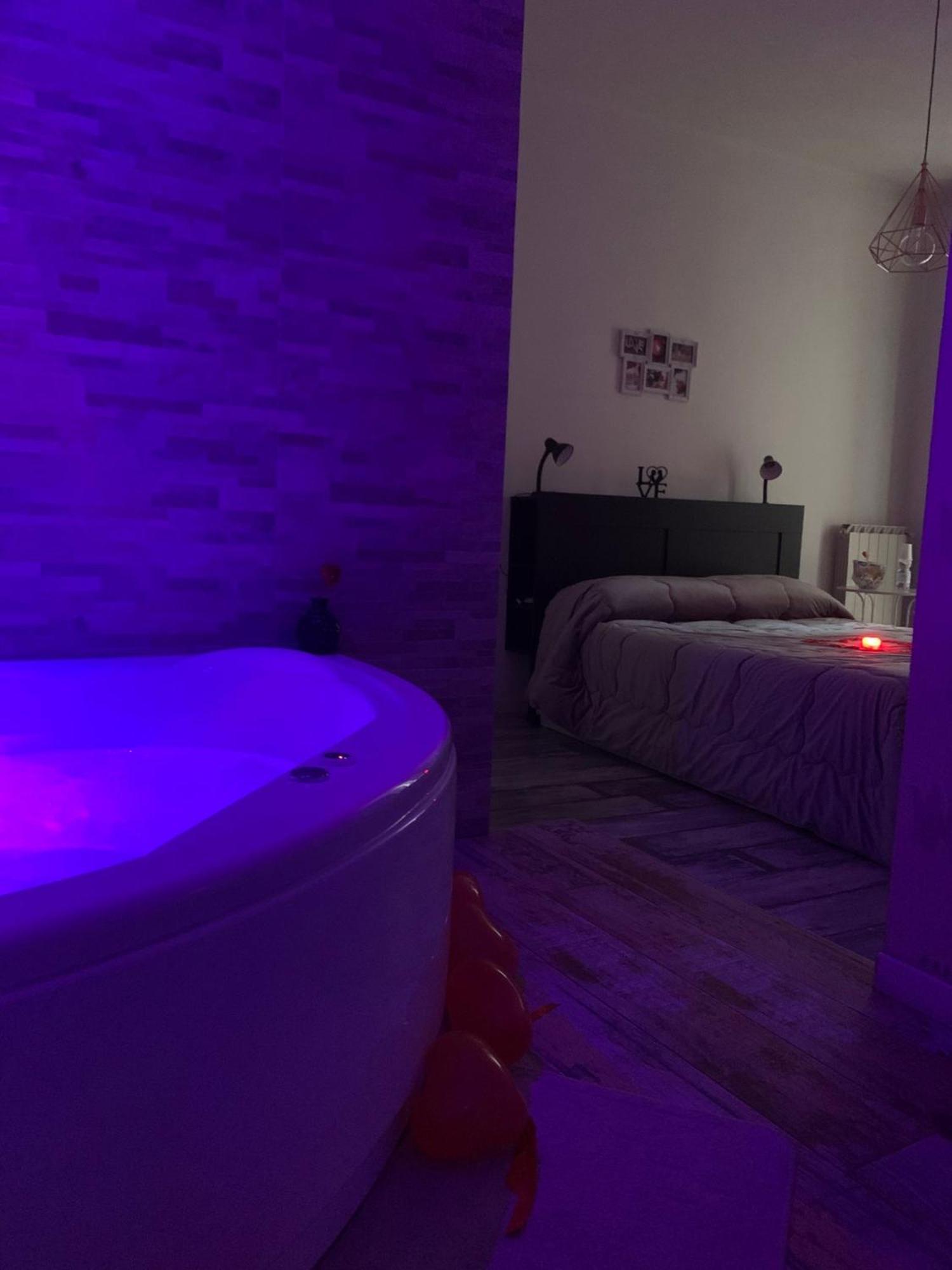 Deluxe Suite Spa Bath