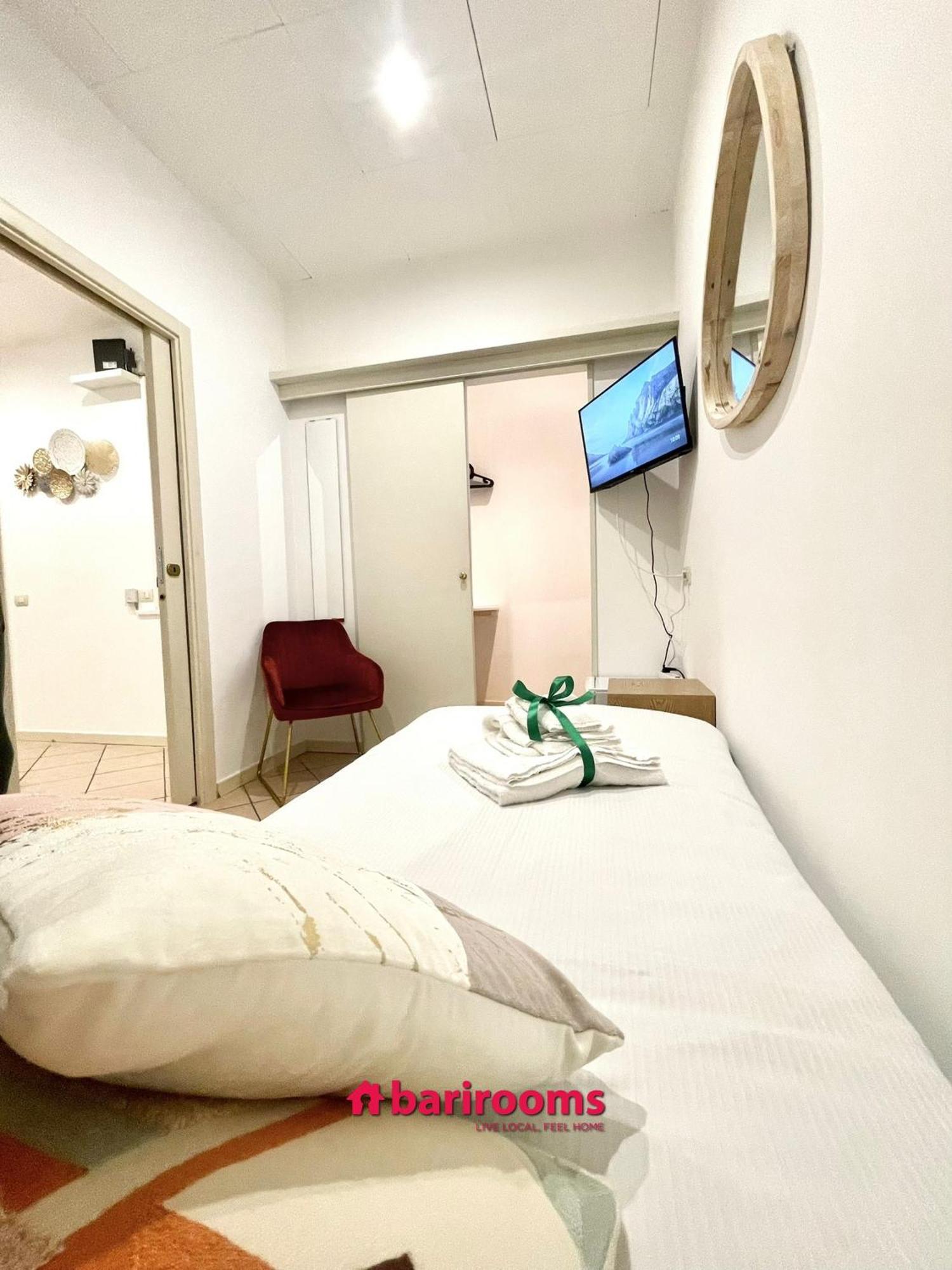 Quarto Individual com Casa de Banho Partilhada