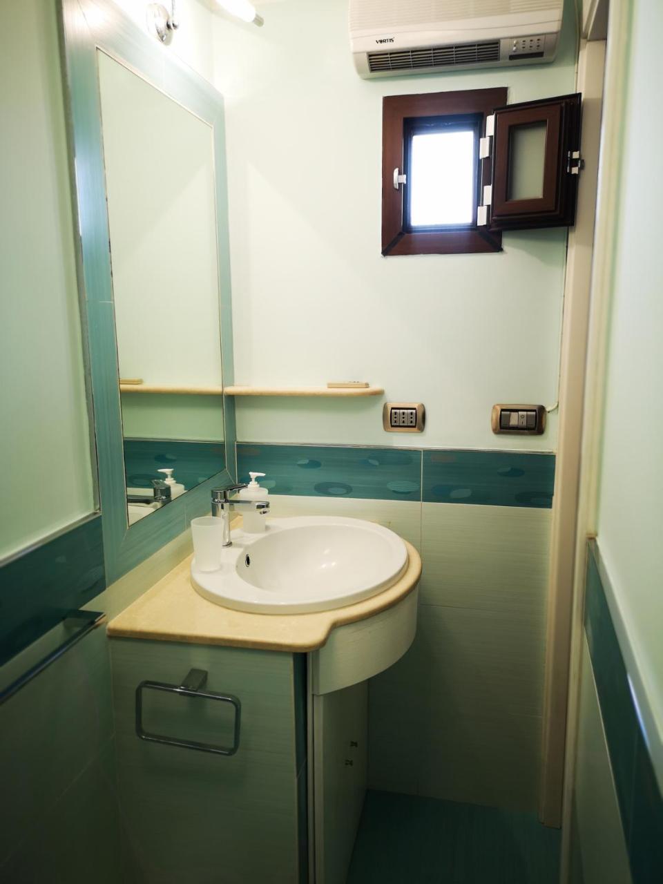 Double Room Private Bathroom