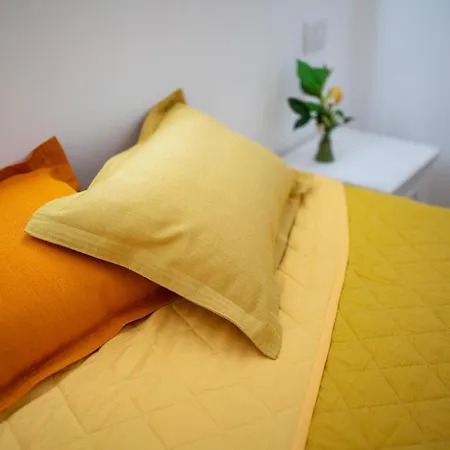 L' Angolo Dei Poeti - Bed And Breakfast-2