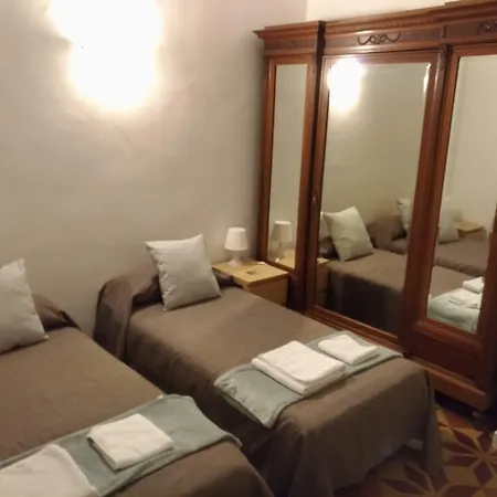 Domus Nikolai Rooms And Terrace-Central Bari-2