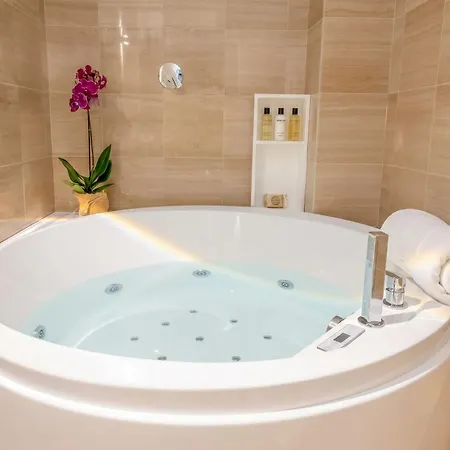 City Gate - Luxury Suites-3