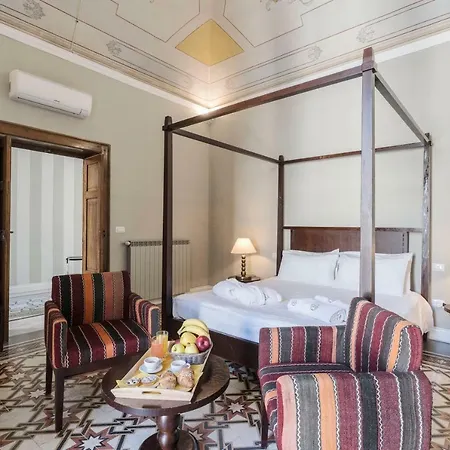 Vittorio'S Luxury Suites-3